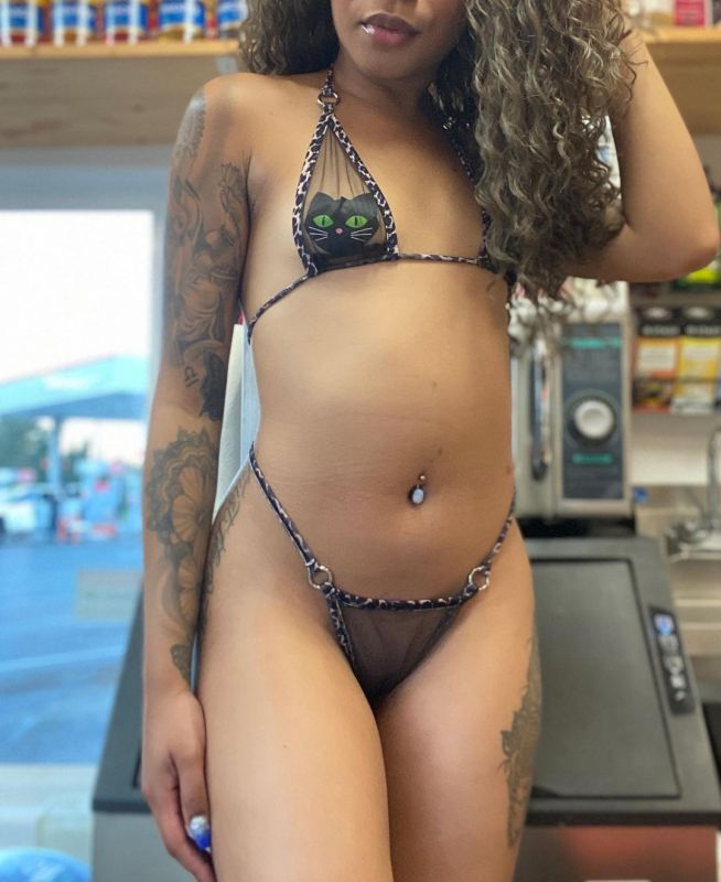 Awesome bikini barista Simone