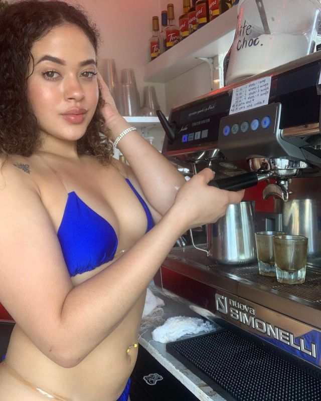 Gorgeous barista Aaliyah
