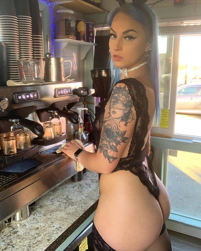Shiny barista Aurora